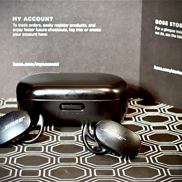 Bose QuietComfort Noise Cancelling True Wireless Bluetooth Earbuds - Picture 7 of 7
